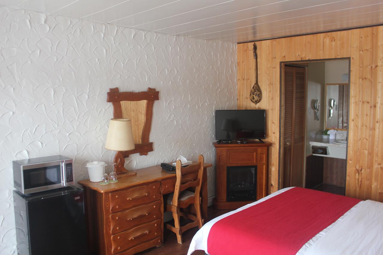 Motel Des Pays D'En Haut Val-David Eksteriør billede
